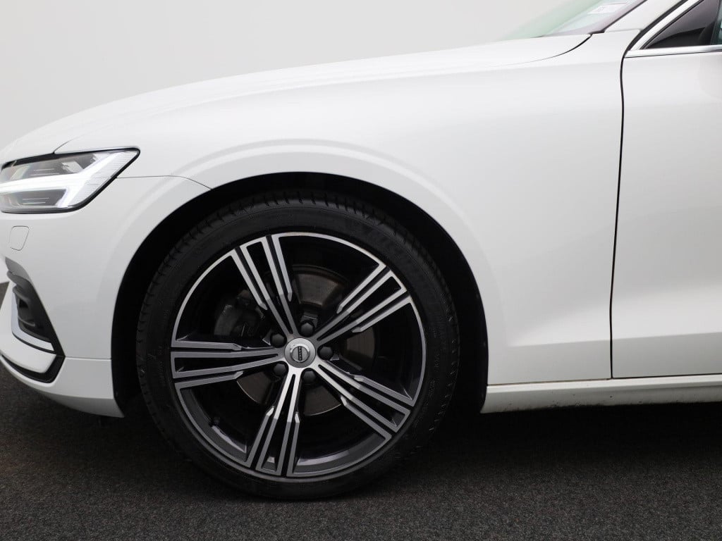 Volvo V60 2.0 b4 inscription | automaat | lmv | virtual cockpit | parkeer s