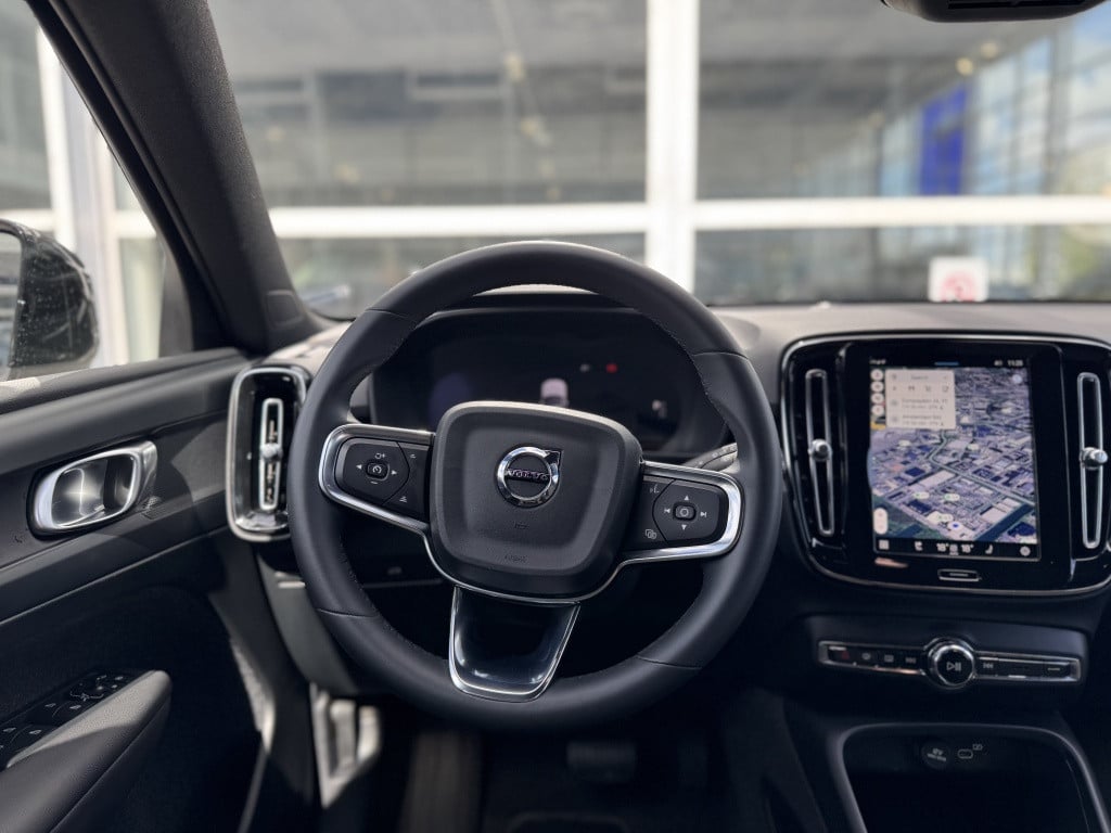 Volvo XC40 extended plus 82 kwh/252pk| adap.cruise| trekhaak| camera