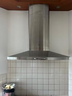 Oven , 5 pits gaskookplaat en afzuigkap