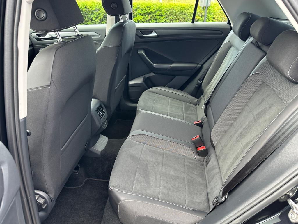 Volkswagen T-roc 1.5 tsi 150pk dsg style carplay | camera | keyless | elek.