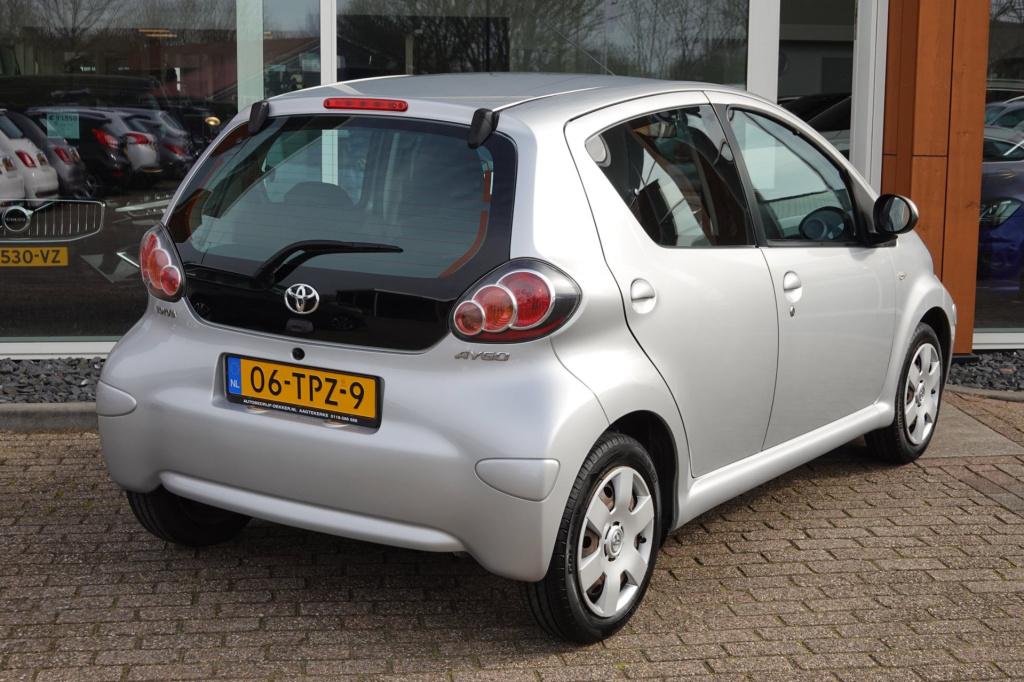 Toyota Aygo 1.0-12v comfort navigator