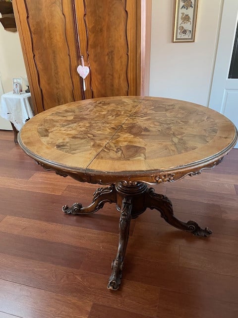 Antieke tafel met/zonder stoelen