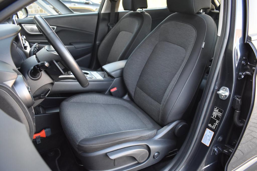 Hyundai Kona ev comfort 64 kwh soh 99% | nap | camera | apple carplay | and