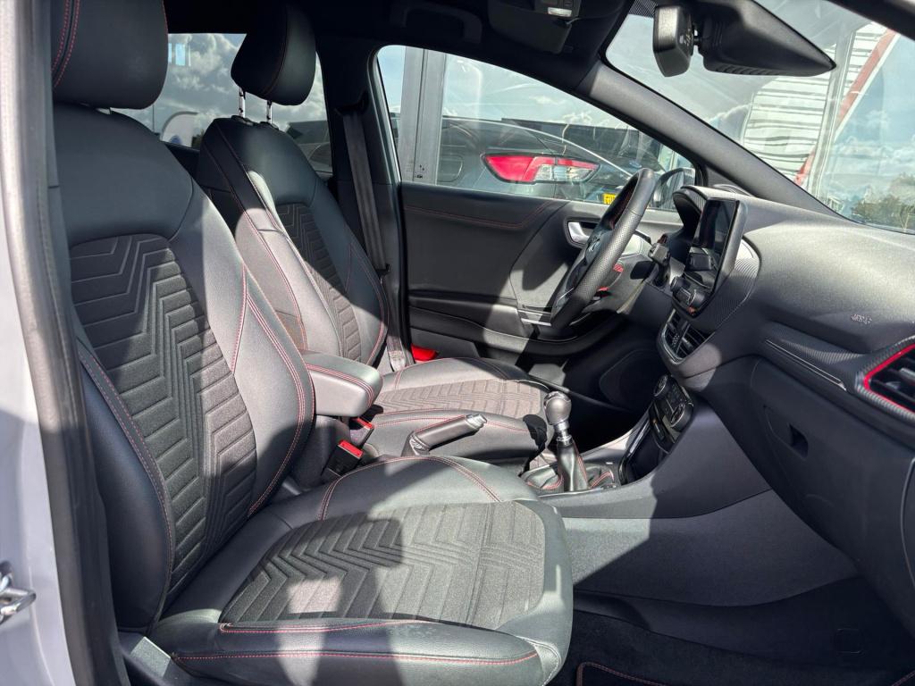 Ford Puma 1.0i ecoboost mild hybrid 125pk st-line x, winterpakket, carplay,