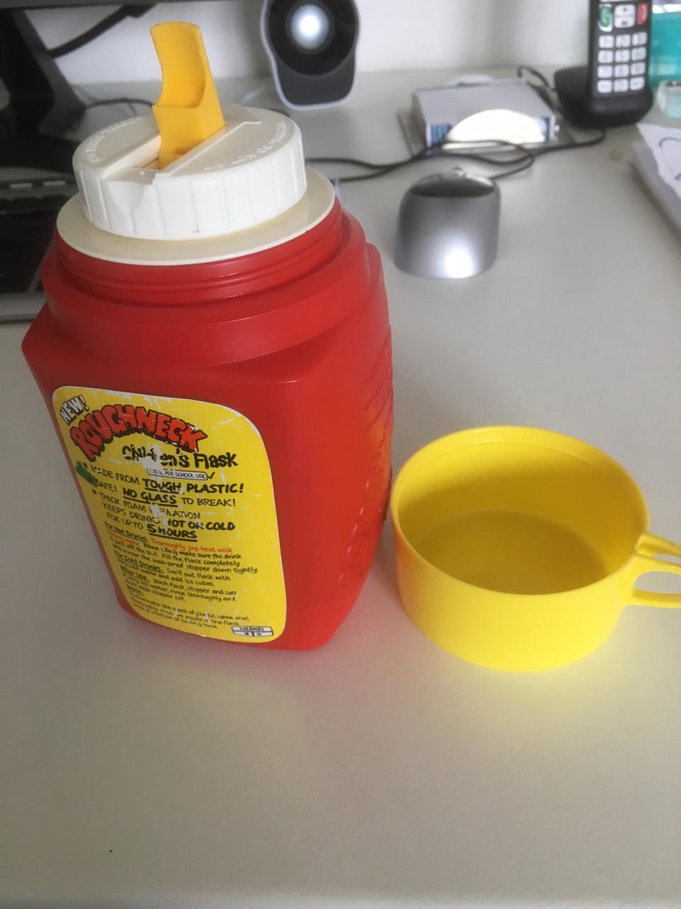 Thermosflesje Snoopy Woodstock Inhoud: 0,26 liter In prima staat!