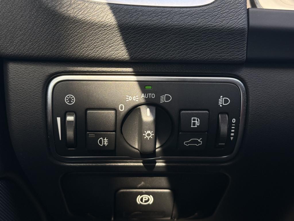 Volvo V60 1.6 t3 r-design | afn trekhaak | cruise | parkeersensoren | bluet