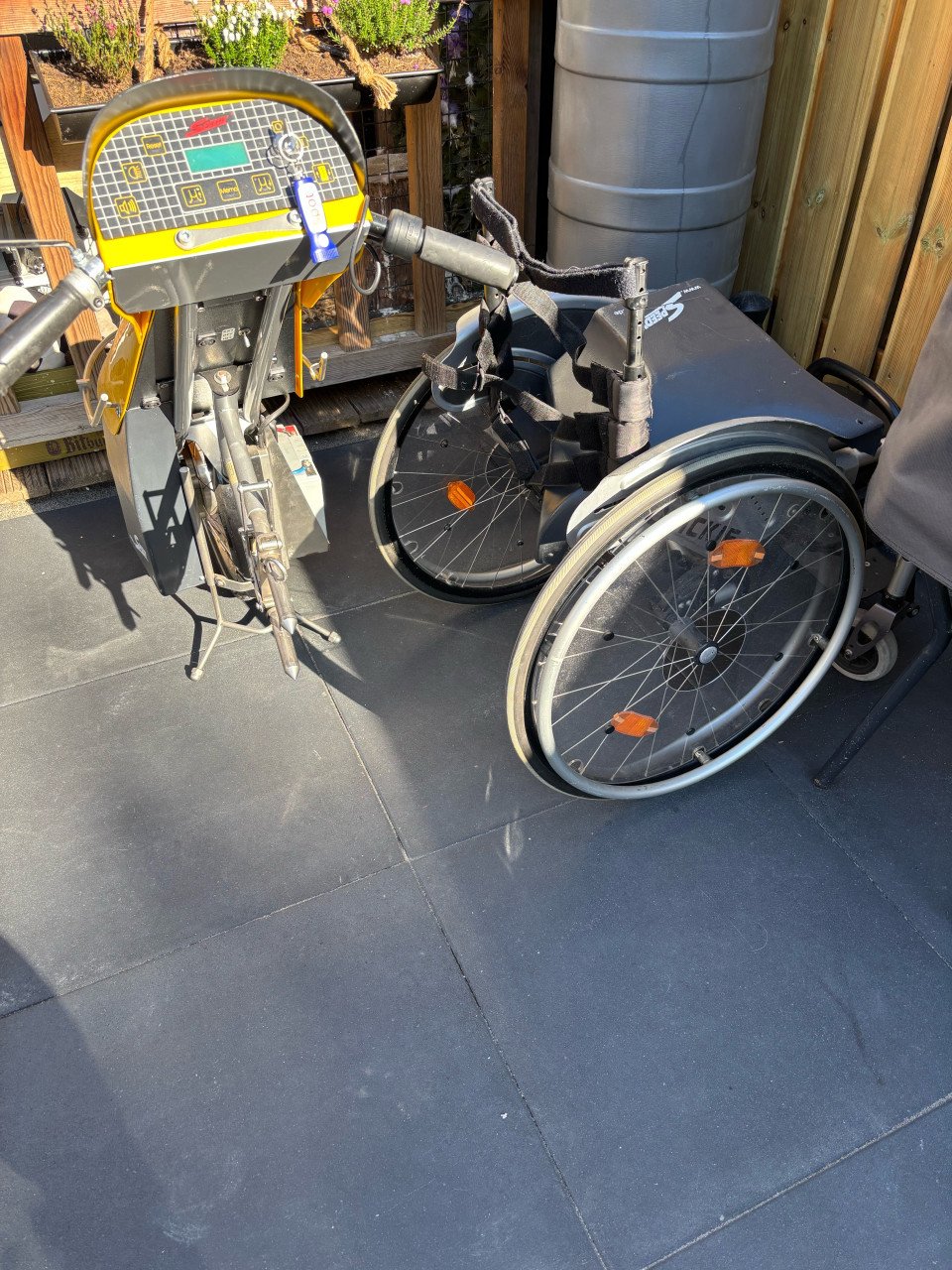 Rolstoel met elektrische motor
