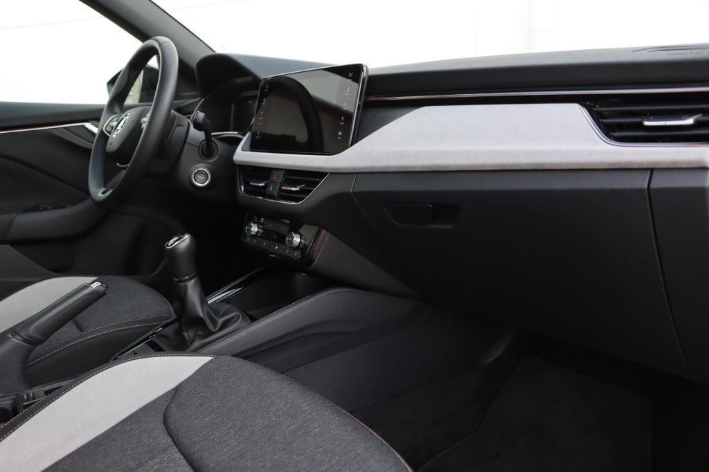 Skoda Scala 1.0 tsi business edition - travel assist