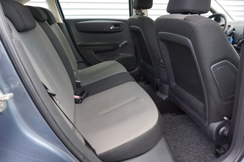 Citroen C4 1.6-16v ligne business climate / elektr. ramen / cruise / nap