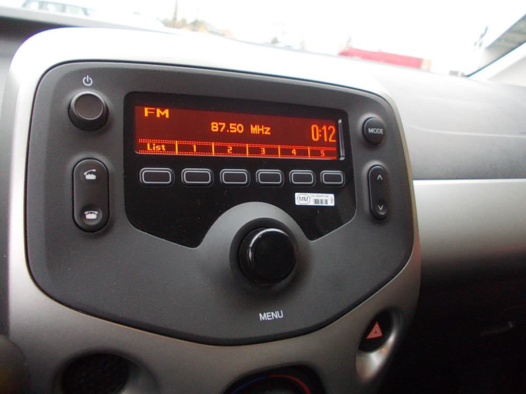 Peugeot 108 1.0 vti 5-deurs airco bleutooth (btw verr.b.)