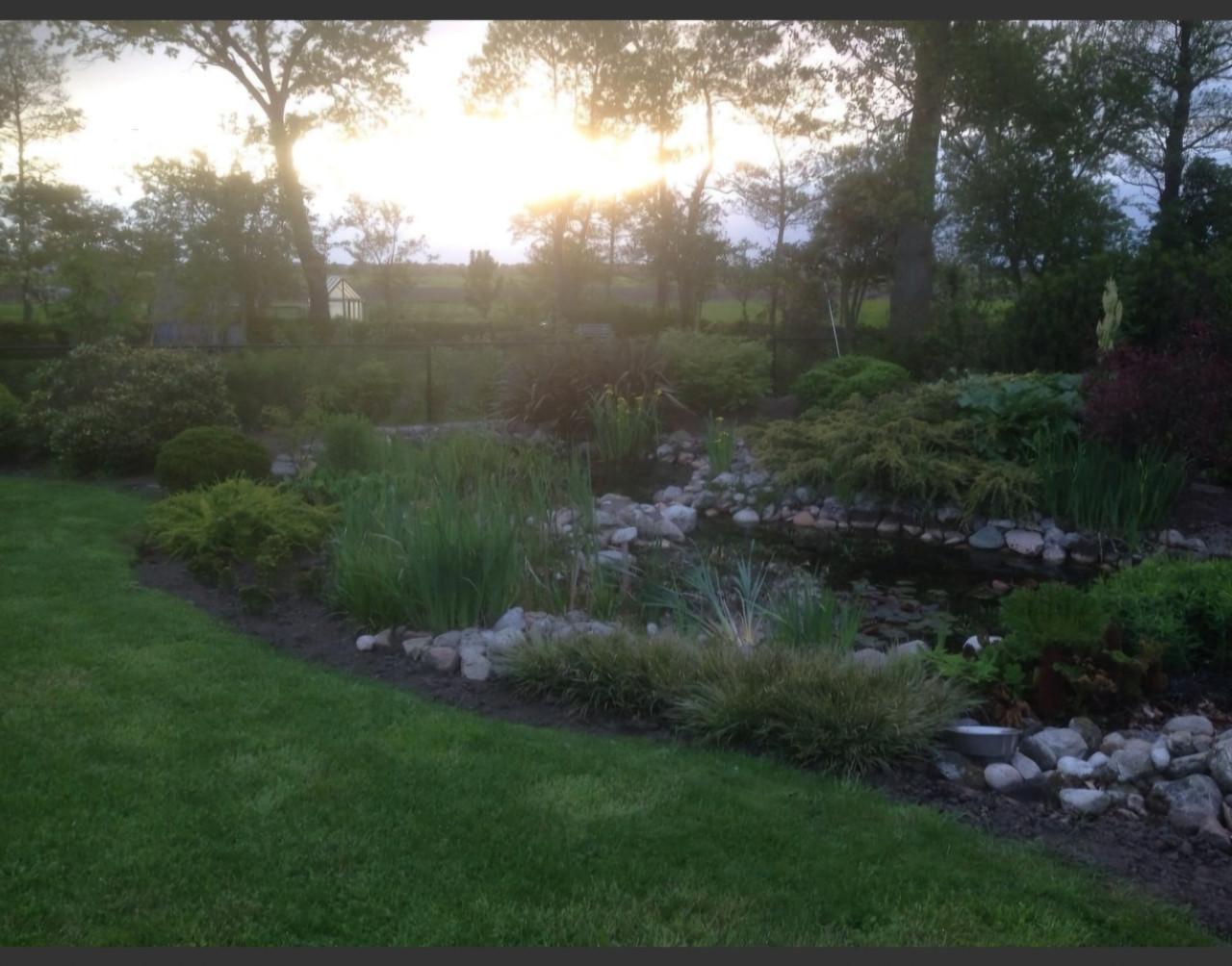 Tuinman / stratenmaker biedt zich aan.