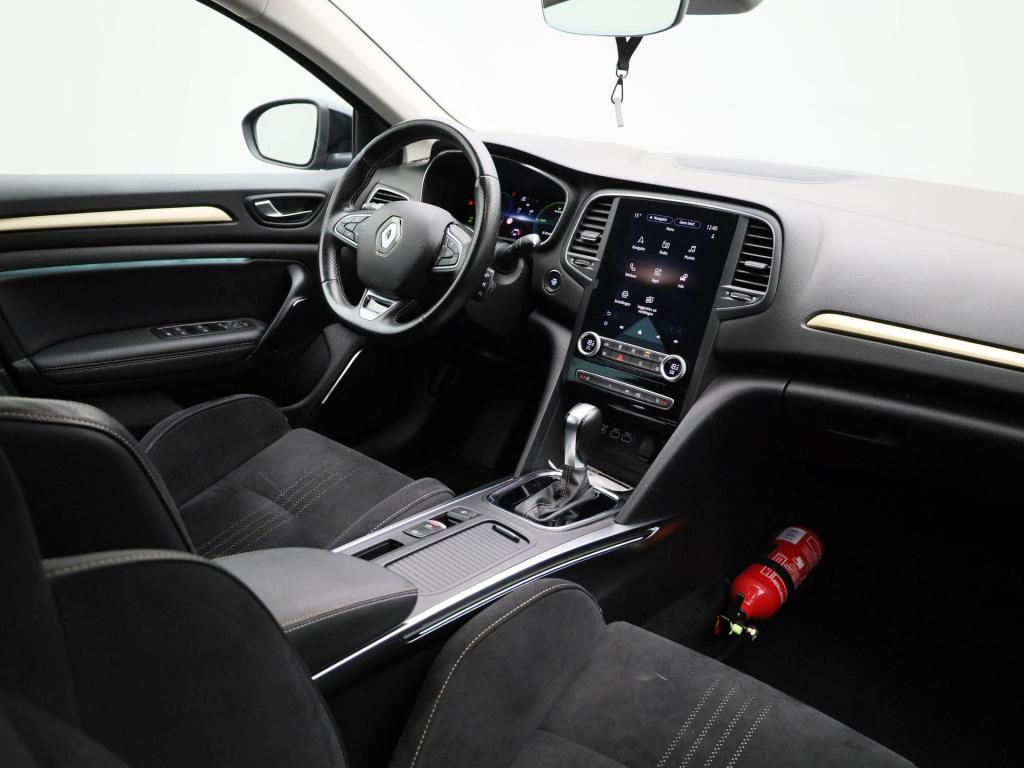 Renault Megane E-tech estate 1.6 plug-in hybrid 160 e-tech engineered | phe