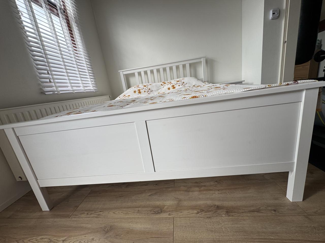 Tweepersoons bed 160 x 200 frame ledikant