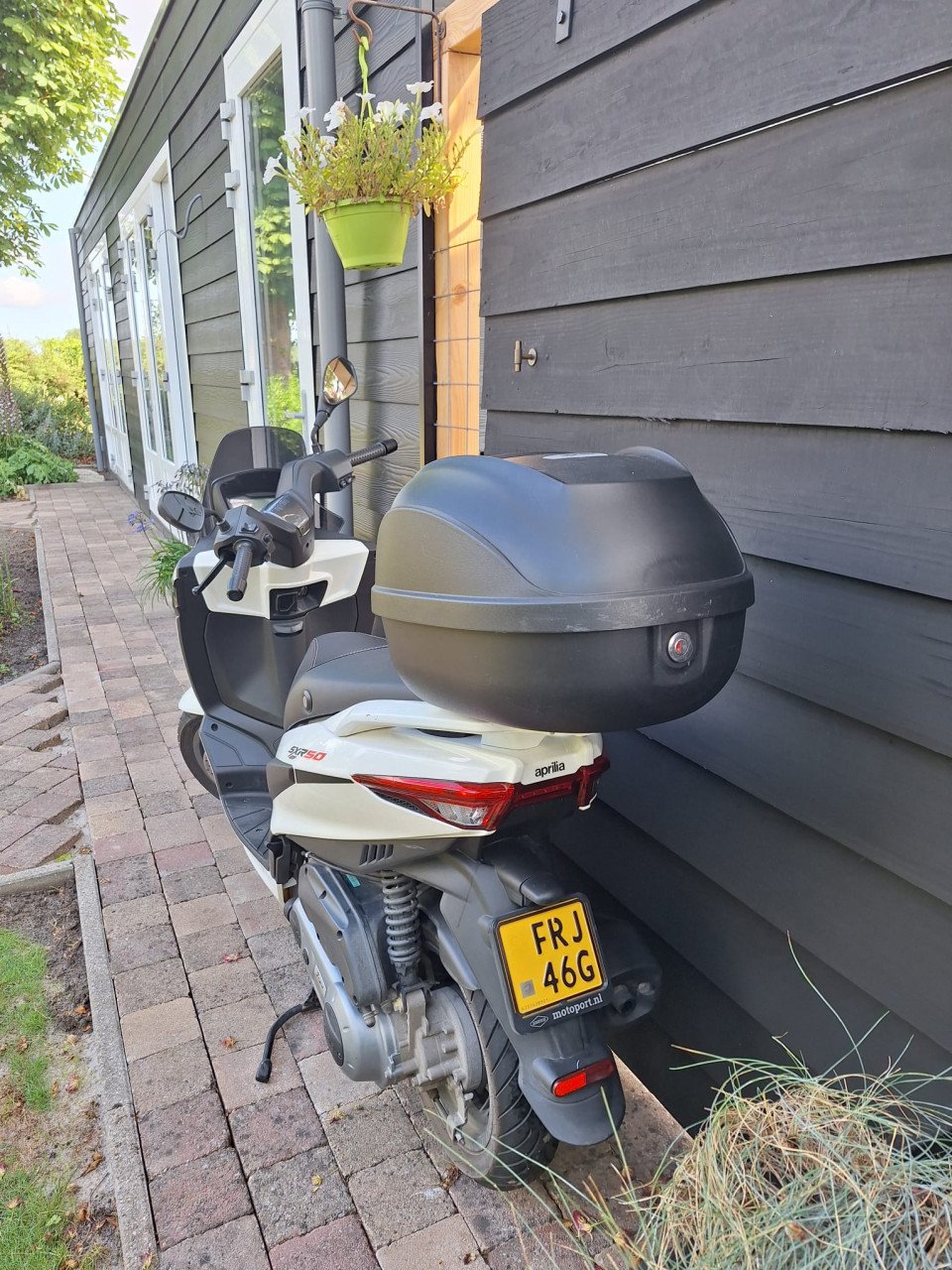 Aprilia SXR 50 scooter (bouwjaar 2023, km 3605)
