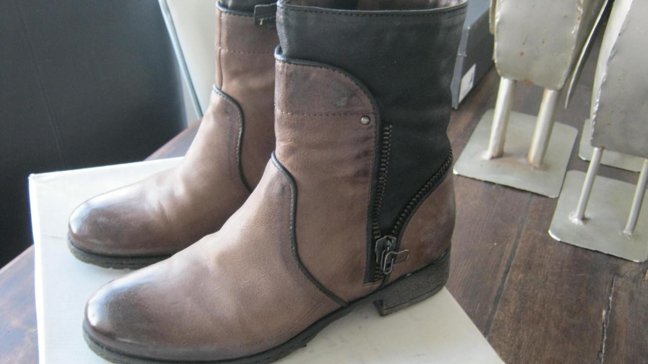 NIEUW LAARZEN MAAT 38 VOOR 40 EURO