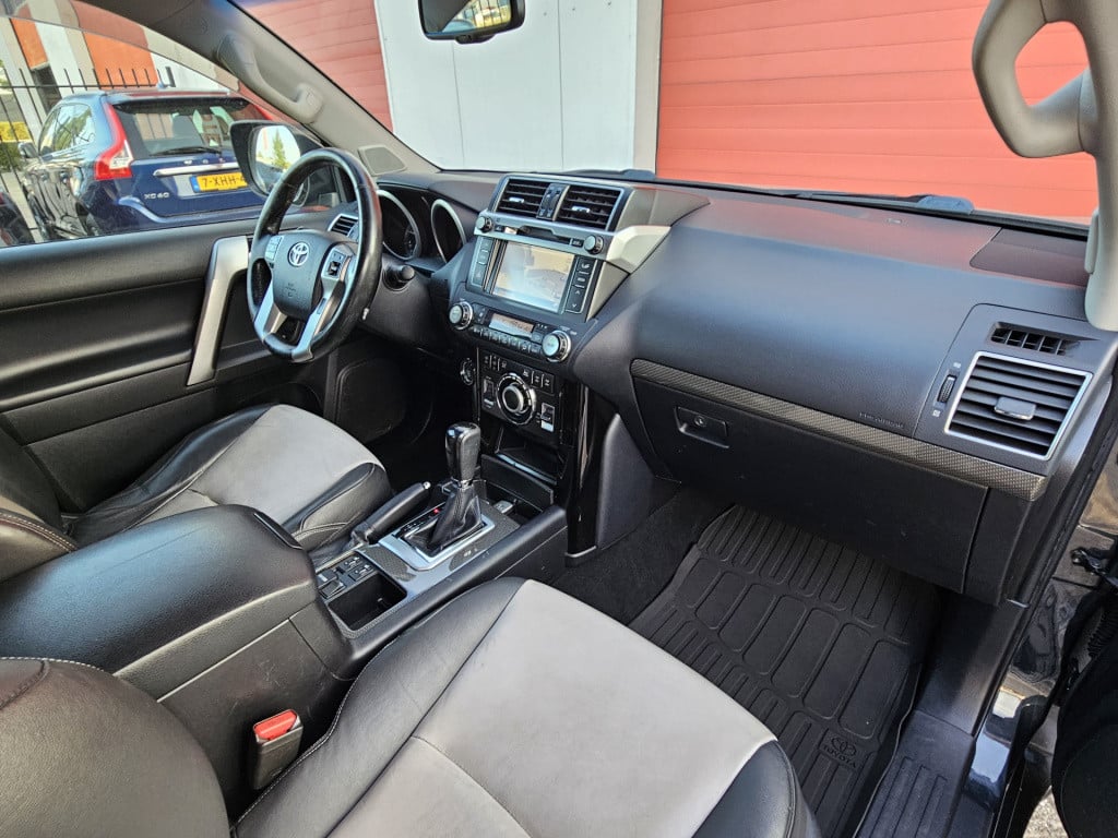 Toyota Land Cruiser 3.0 d-4d-f lx | super bijtelling! | grijs kenteken