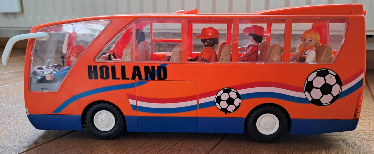 PLAYMOBIL HOLLAND VOETBALBUS ORANJE - 5025