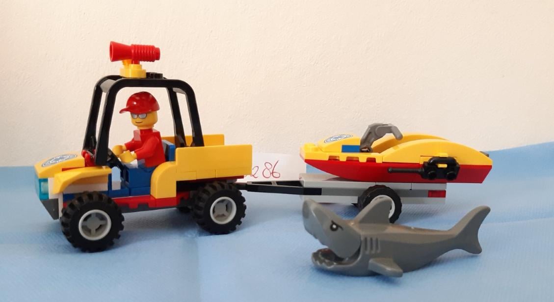 LEGO City 60286: ATV Strandredding , beach rescue met minifiguur
