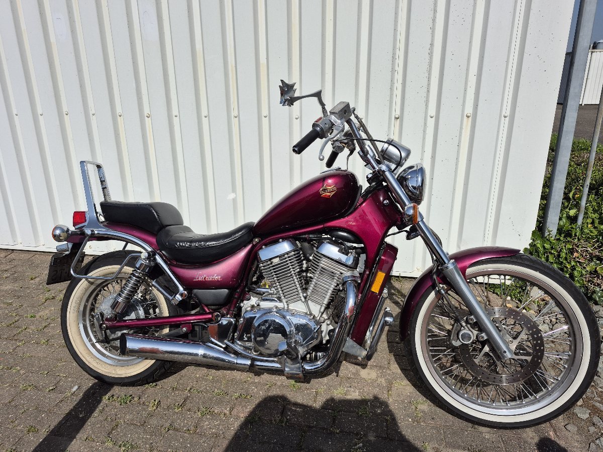 Suzuki Intruder VS750