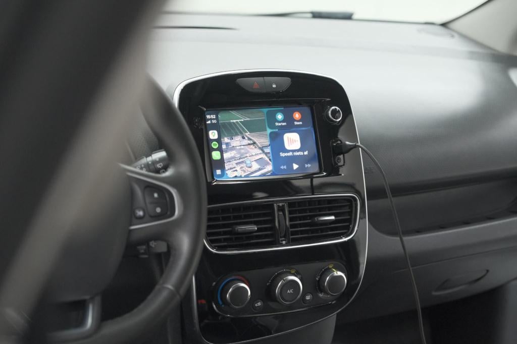 Renault Clio estate tce 90 limited | trekhaak | apple carplay | parkeersens