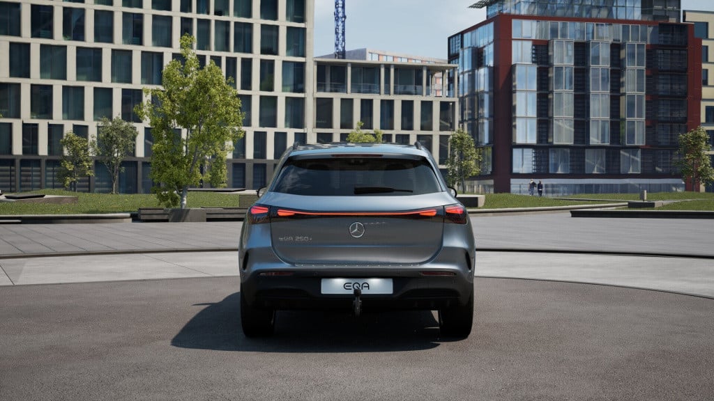 Mercedes-Benz Eqa 250+ business solution amg 71 kwh | trekhaak | nightpakke