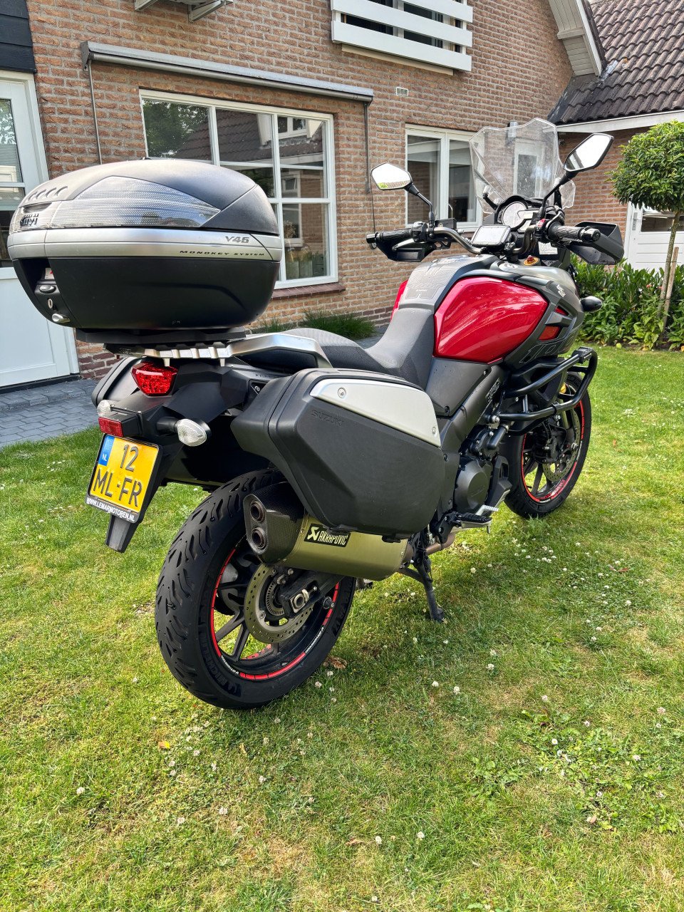 Suzuki V-Strom 1000 (2014, akrapovic)