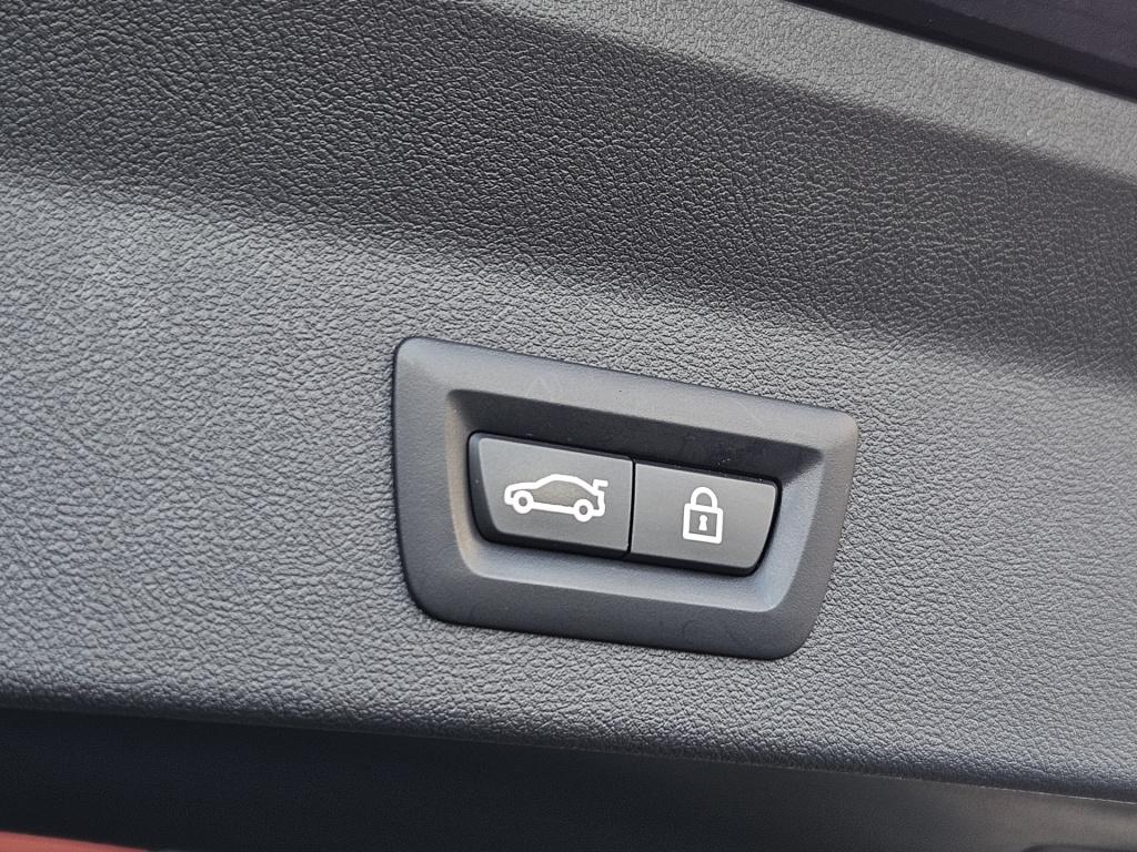 BMW X3 xdrive30e high executive m-sport | pano | head-up