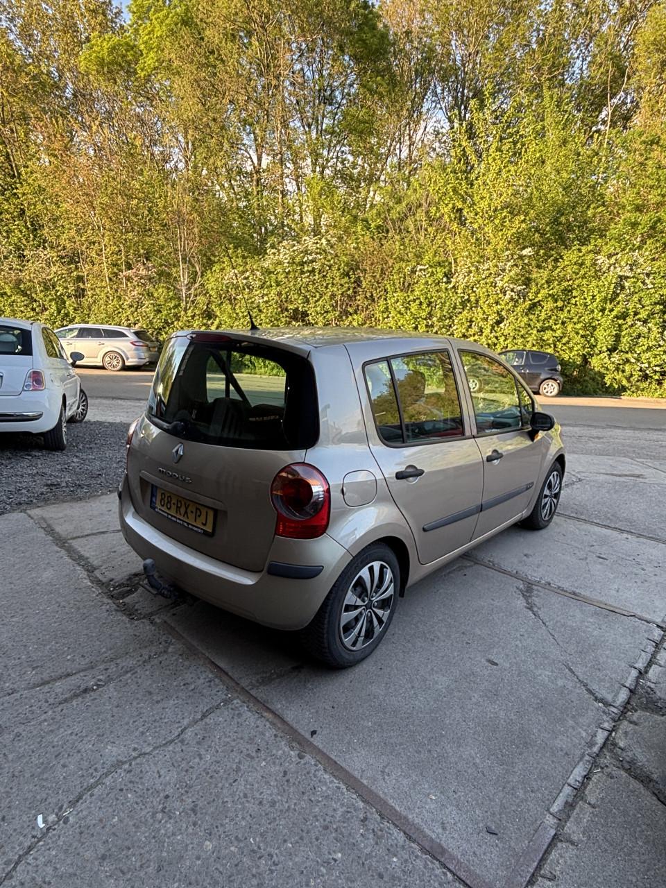 Renault modus jaar apk!