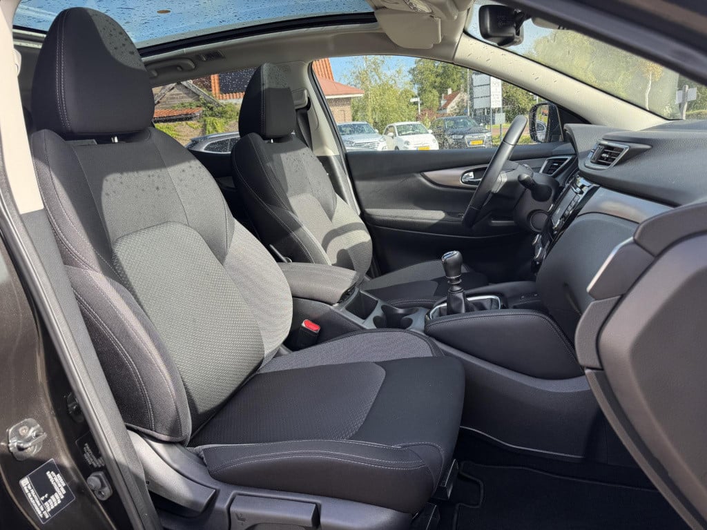 Nissan Qashqai 1.2 n-connecta design pack | trekhaak | panoramadak | naviga