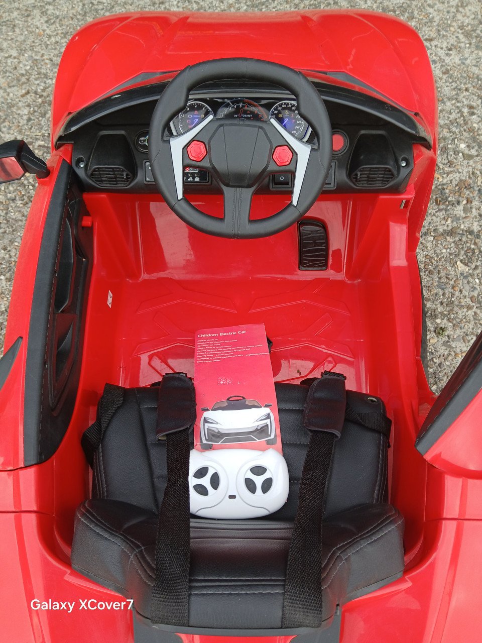 Elektrische kinderauto