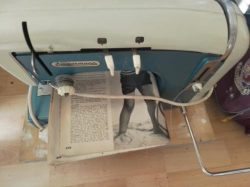 Te koop zeer oude neckermann naaimachine
