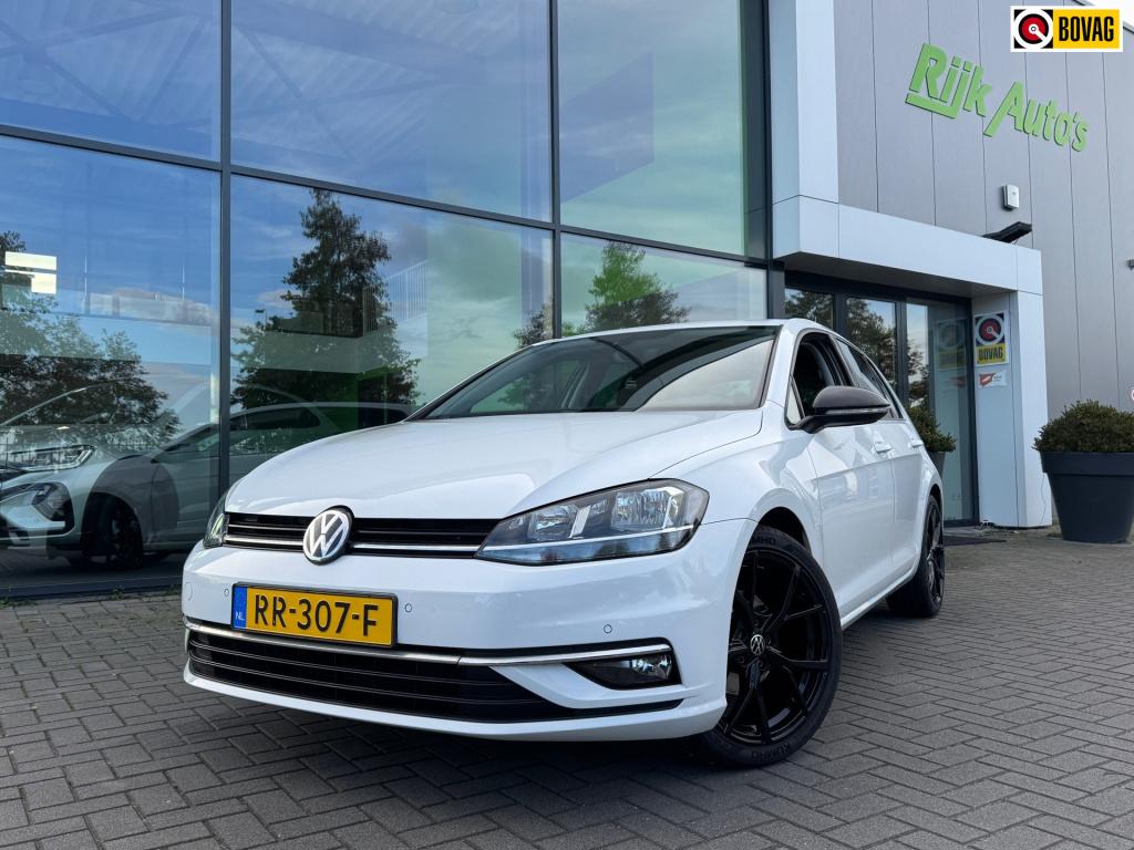 Volkswagen Golf 1.0 tsi * massage stoel * camera * carplay * stoelverwarmin