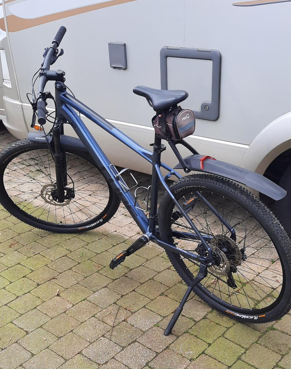 Cube Attention XL 2022