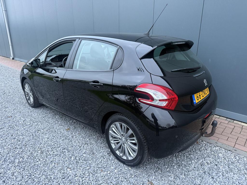 Peugeot 208 1.2 vti envy 5-drs