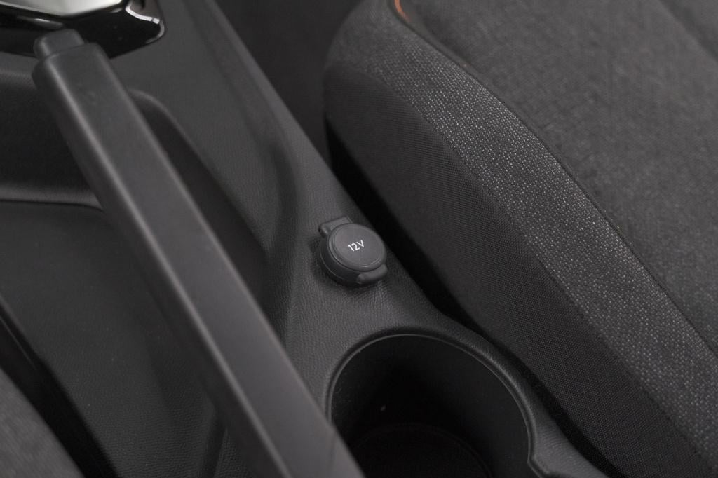 Peugeot 208 1.2 hybrid 110 e-dcs6 style | parkeersensoren | apple carplay |