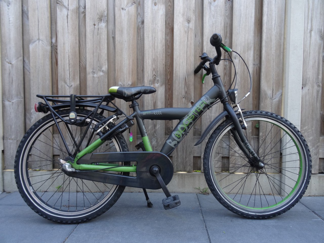 Loekie Booster 22 inch jongensfiets 3 versnellingen