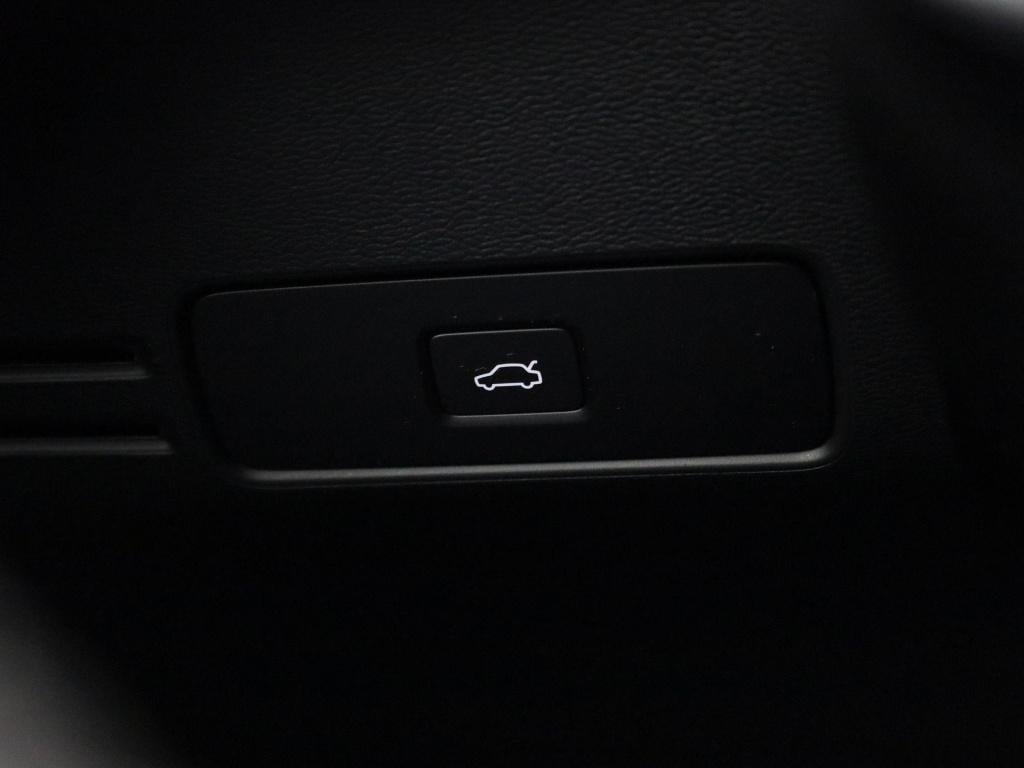 Volvo XC40 recharge core 70 kwh | automaat | apple carplay / android auto |