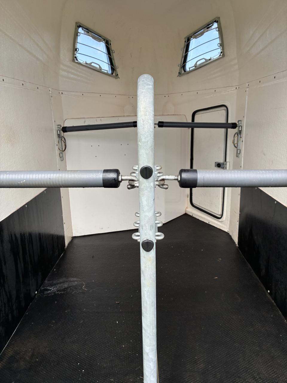 Volledig polyester 2 prds Anssems Excellente met zadelkamer
