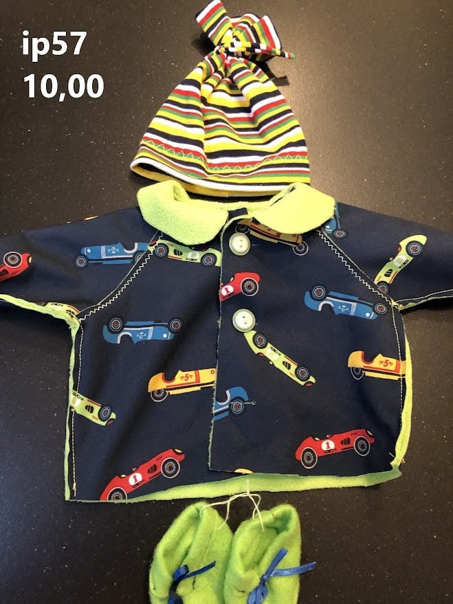 Baby born / babyborn set . Opbrengst KiKa. Poppenkleertjes.