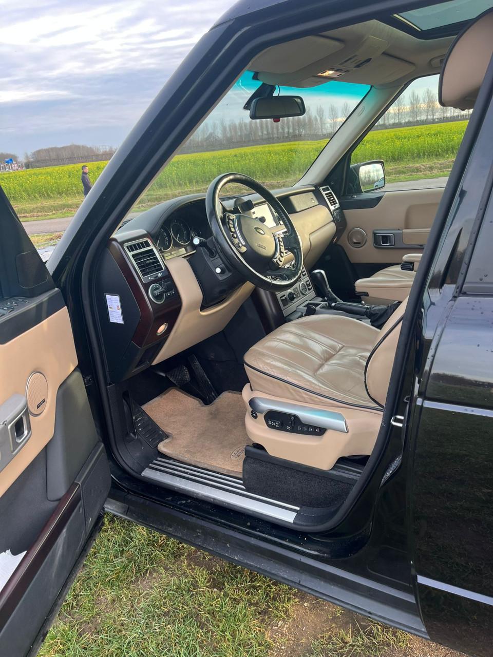 Land Rover 2004 Zwart, roestvrij!