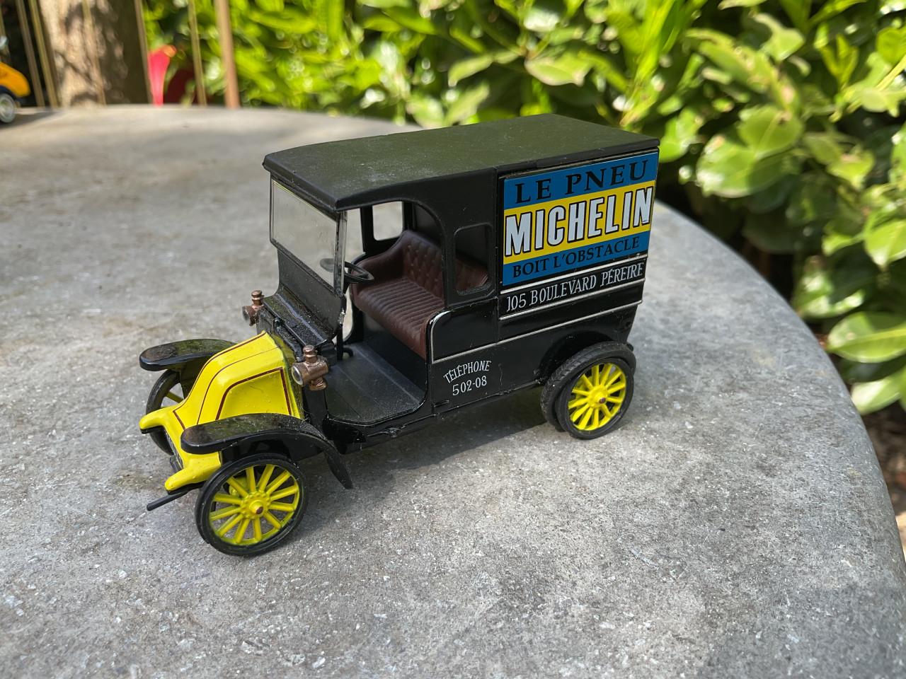 Michelin reclame auto’s.     ( Collectie )