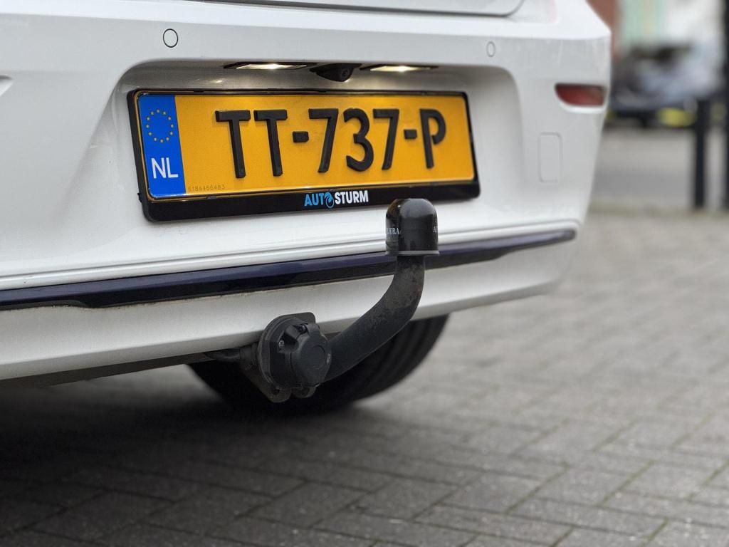 BMW 1 Serie 118i corporate lease executive sport-line nl-auto incl. trekhaa