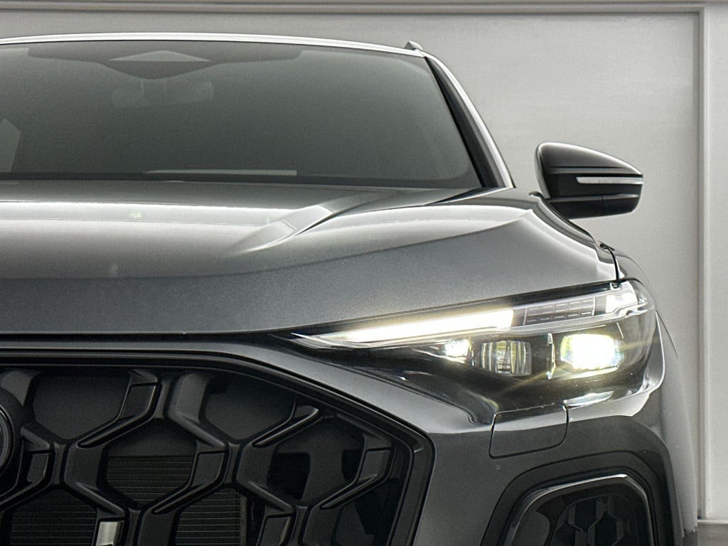 Audi Q5 s edition 2.0 tfsi e 220 kw / 299 pk suv 7 versn.