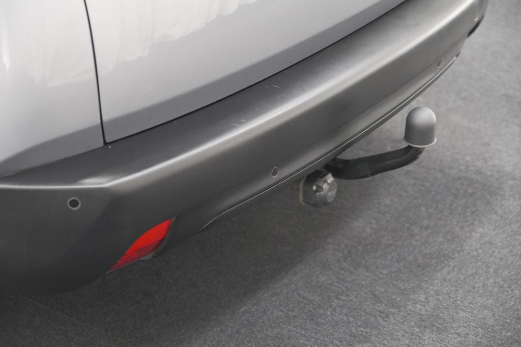 Peugeot 2008 puretech 110 blue lion | trekhaak | apple carplay | parkeersen