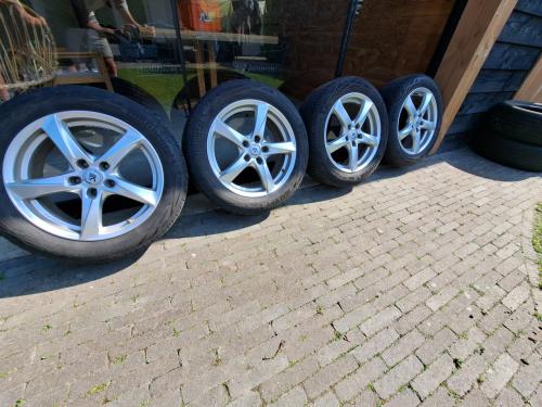 LM velgen incl. zomerbanden 2024 215/55/R17