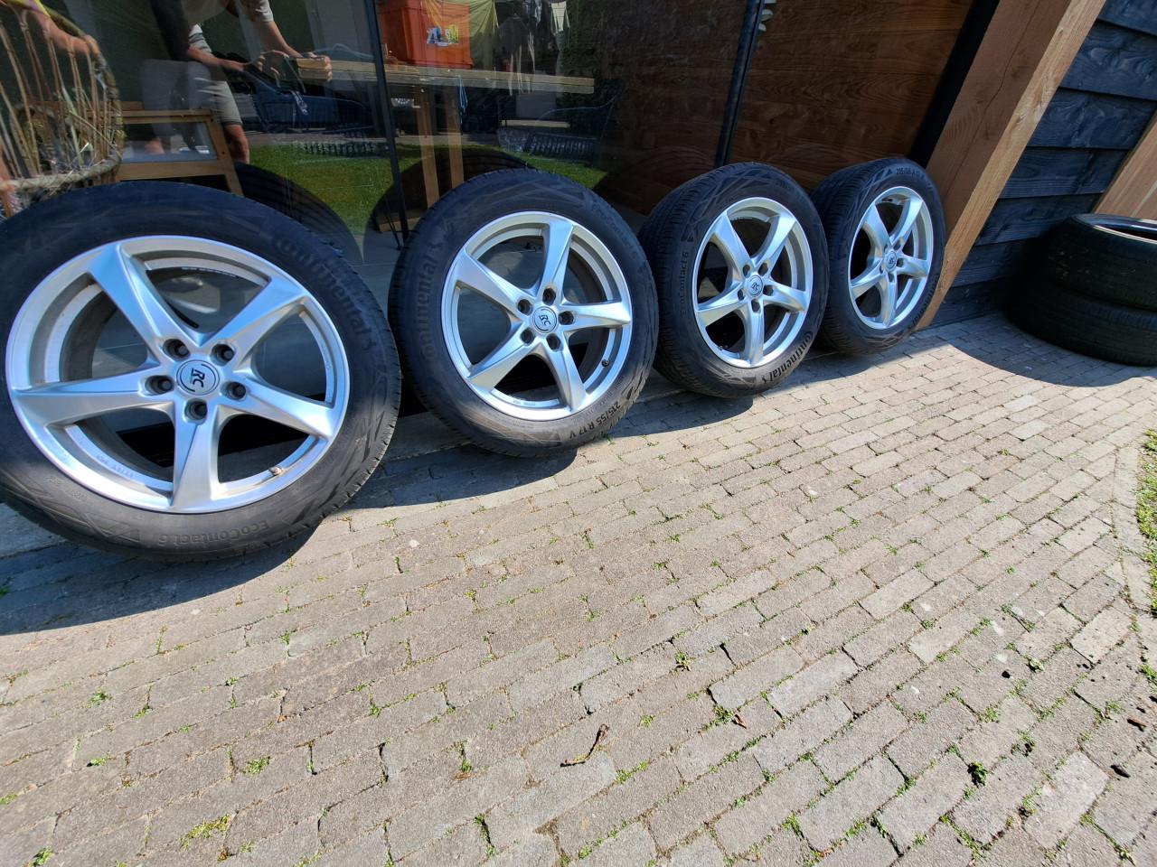 LM velgen incl. zomerbanden 2024 215/55/R17