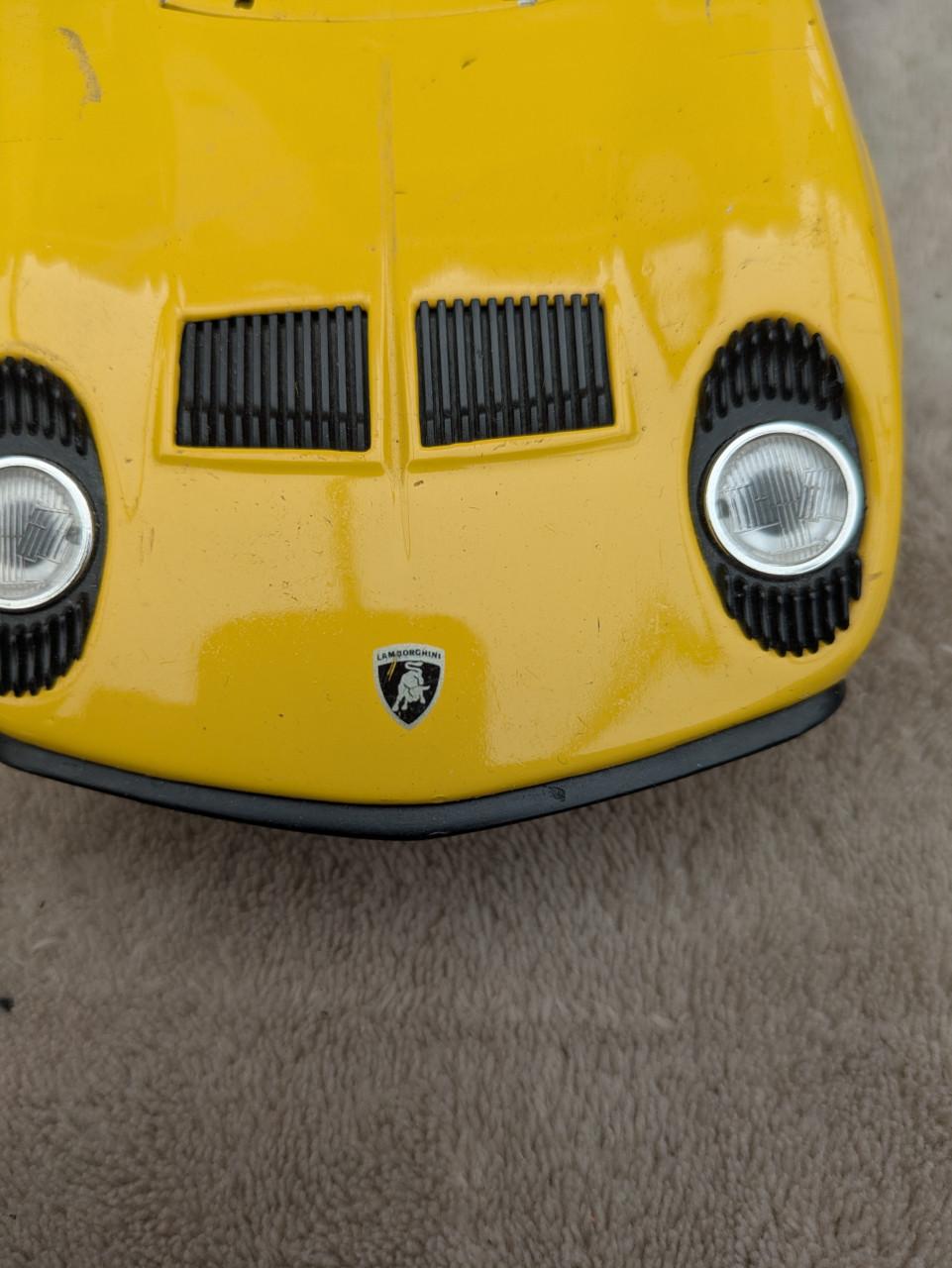 Lamborghini Miura 1:18