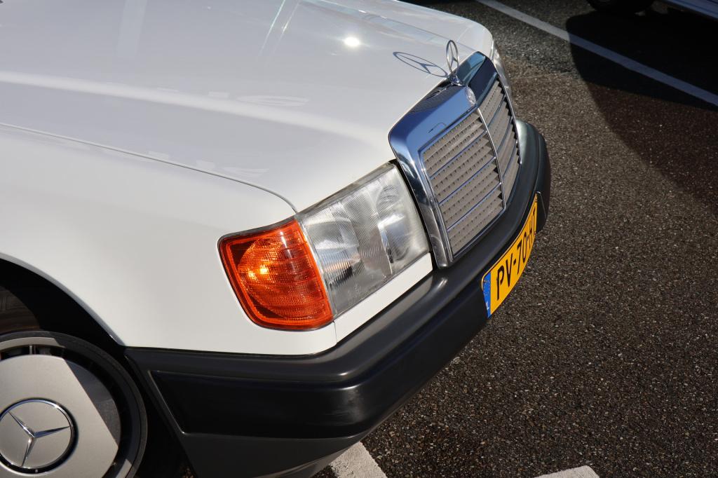 Mercedes-Benz 200 200-500 (w124) 260 e l 6 cilinder l nederlandse auto l bo