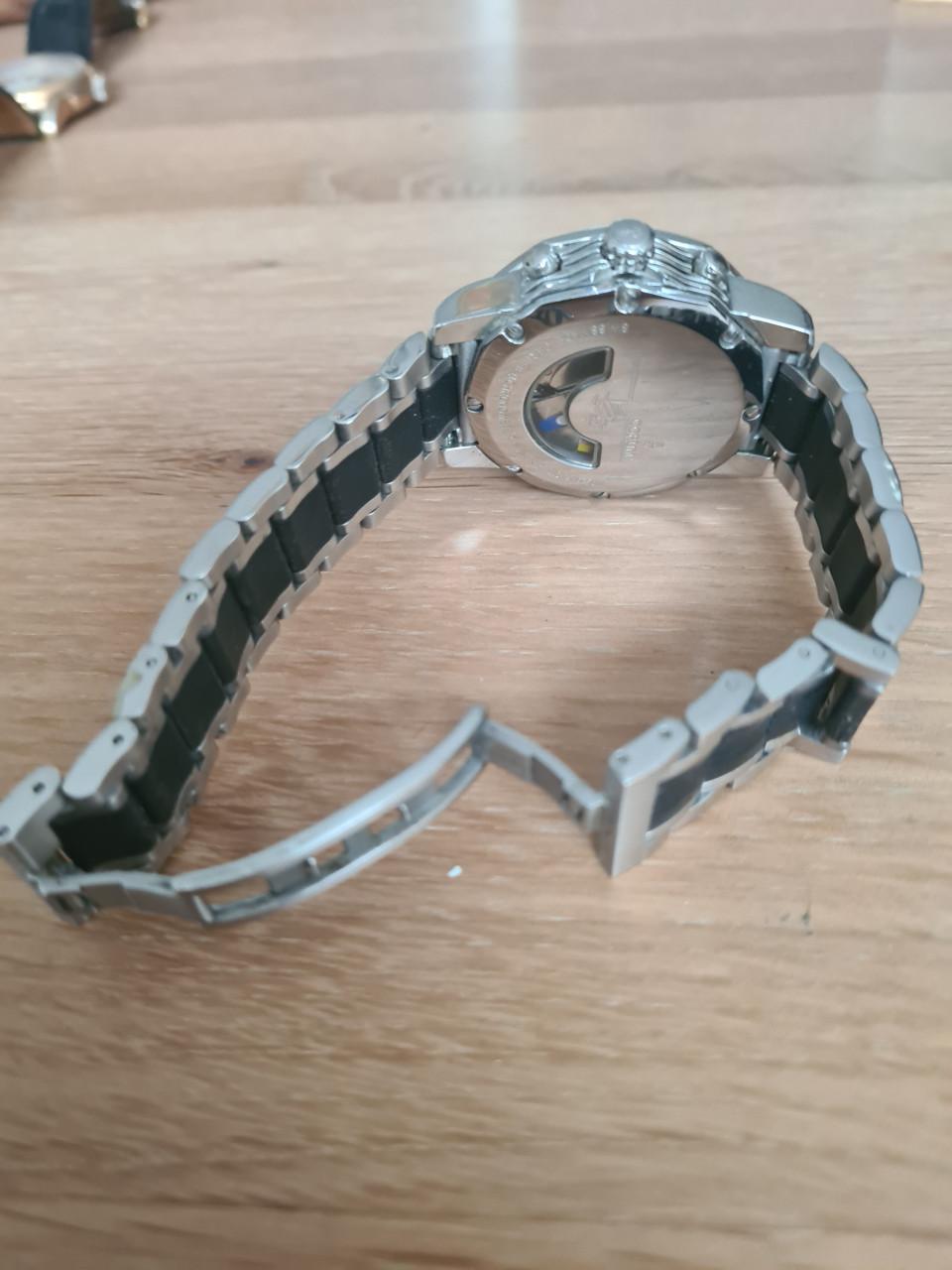 Horloge Corum