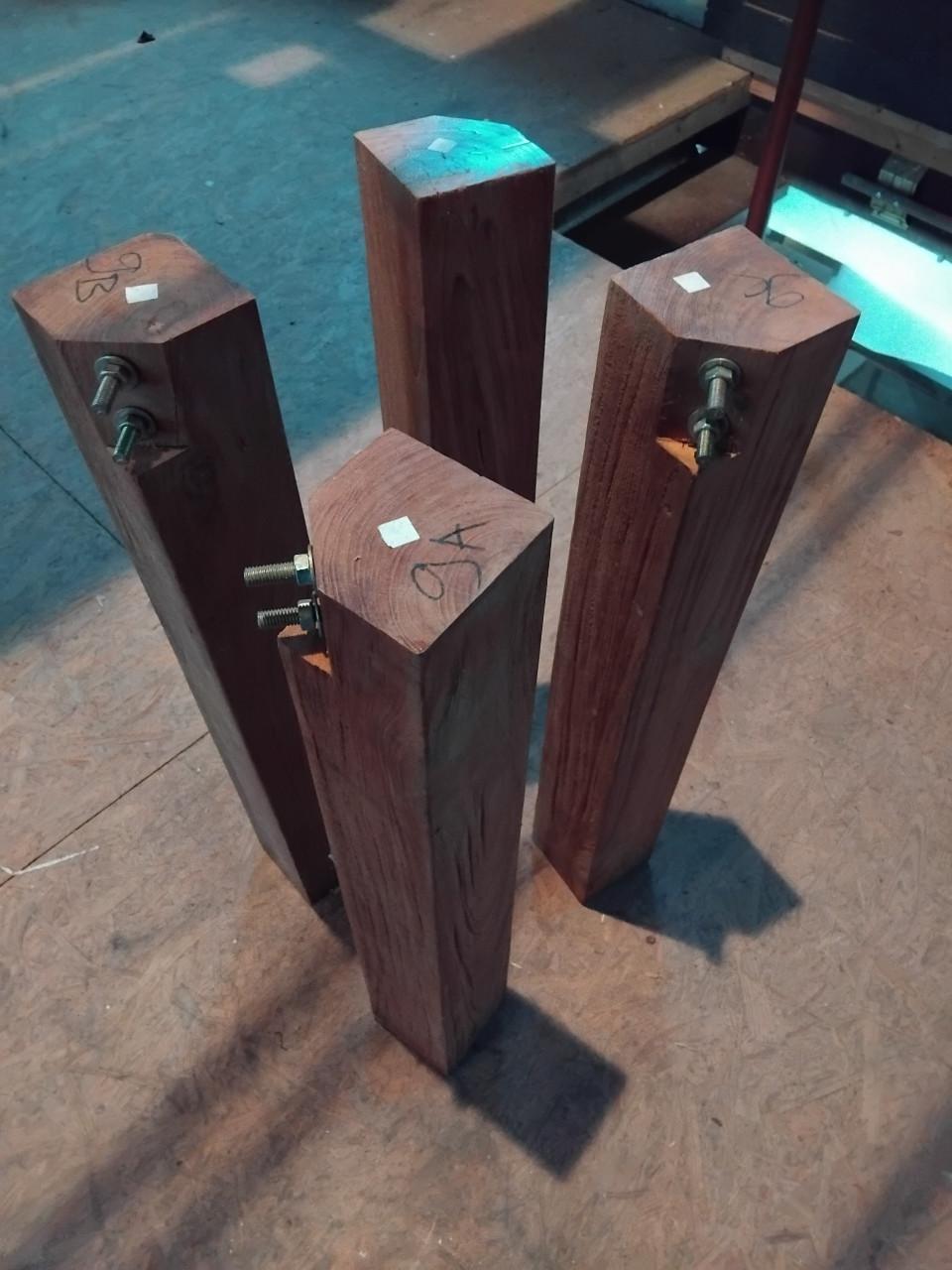 4 mahonie houten tafelpoten